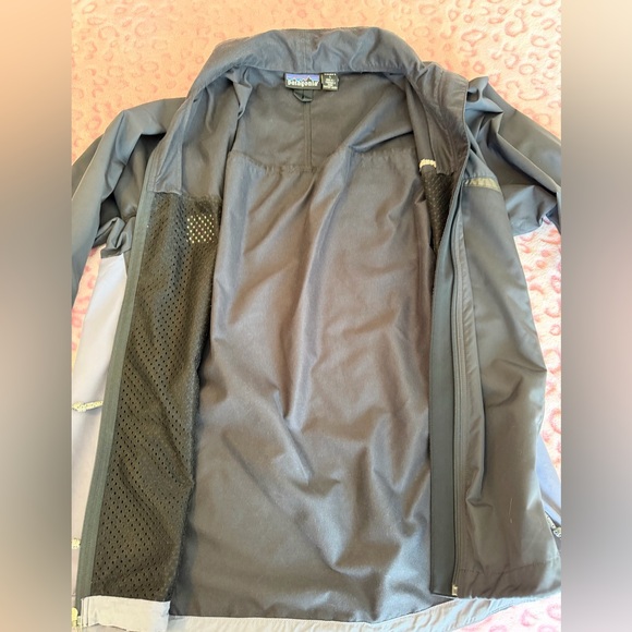 Patagonia Women’s Windbreaker Full Zip Jacket 
Size: L - Picture 9 of 10